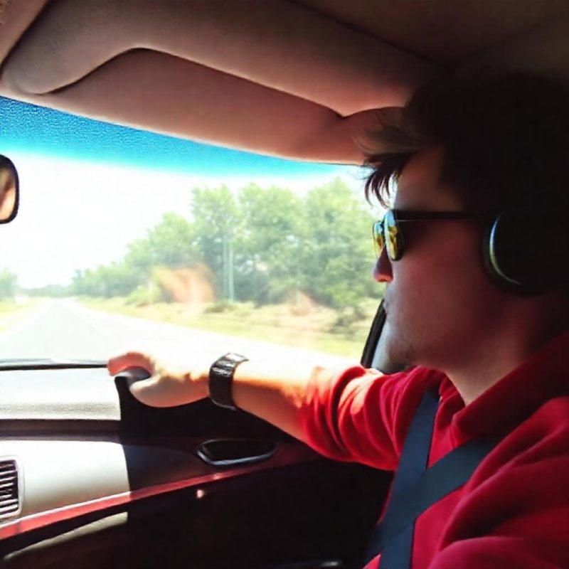 can u wear sunglasses while driving